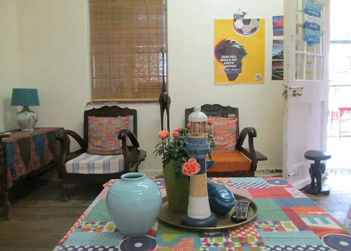 Lighthouse Farm Backpackers Lodge Cape Town